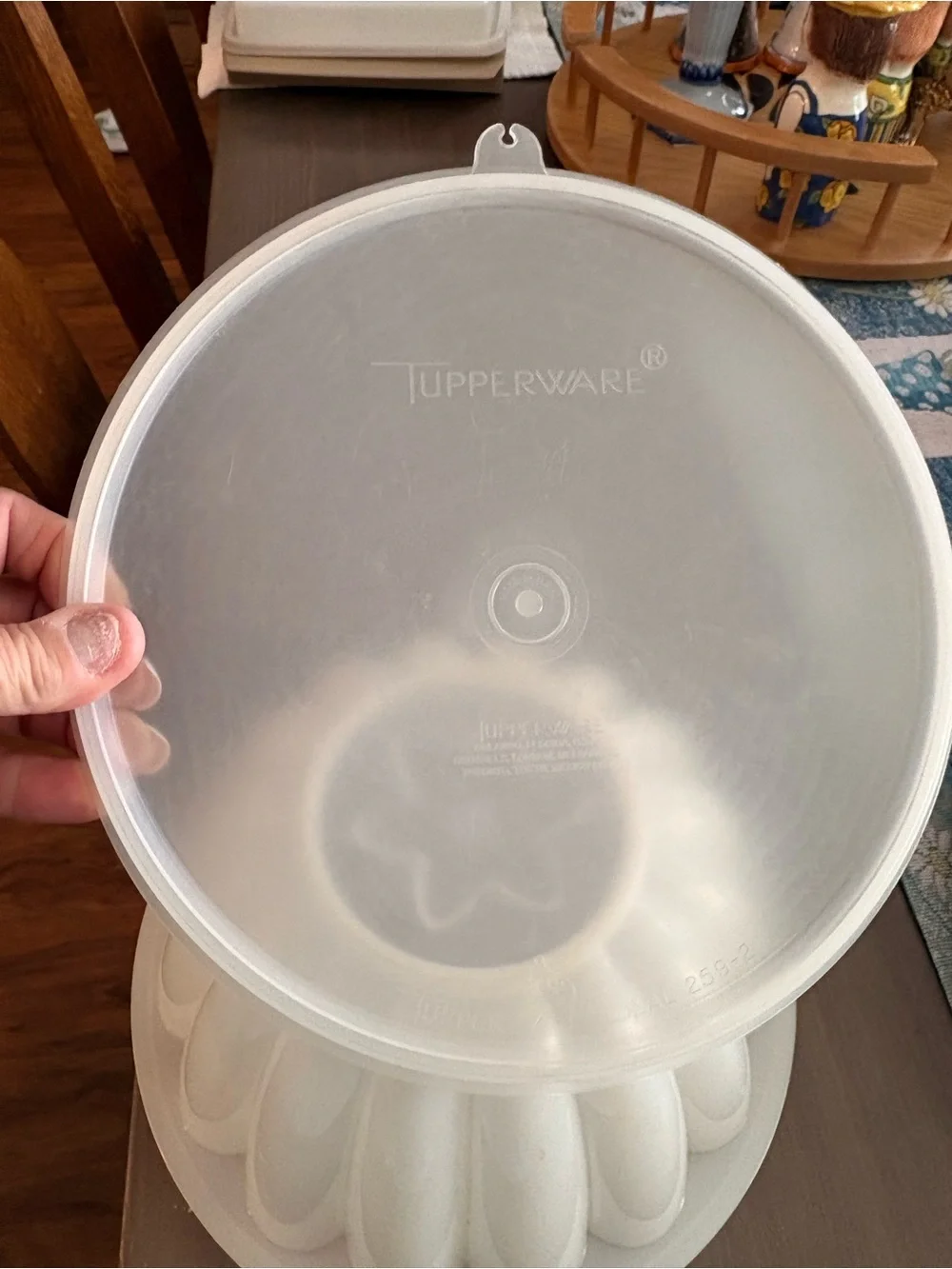 Tupperware White Plastic Round Storage Bowl with Lid